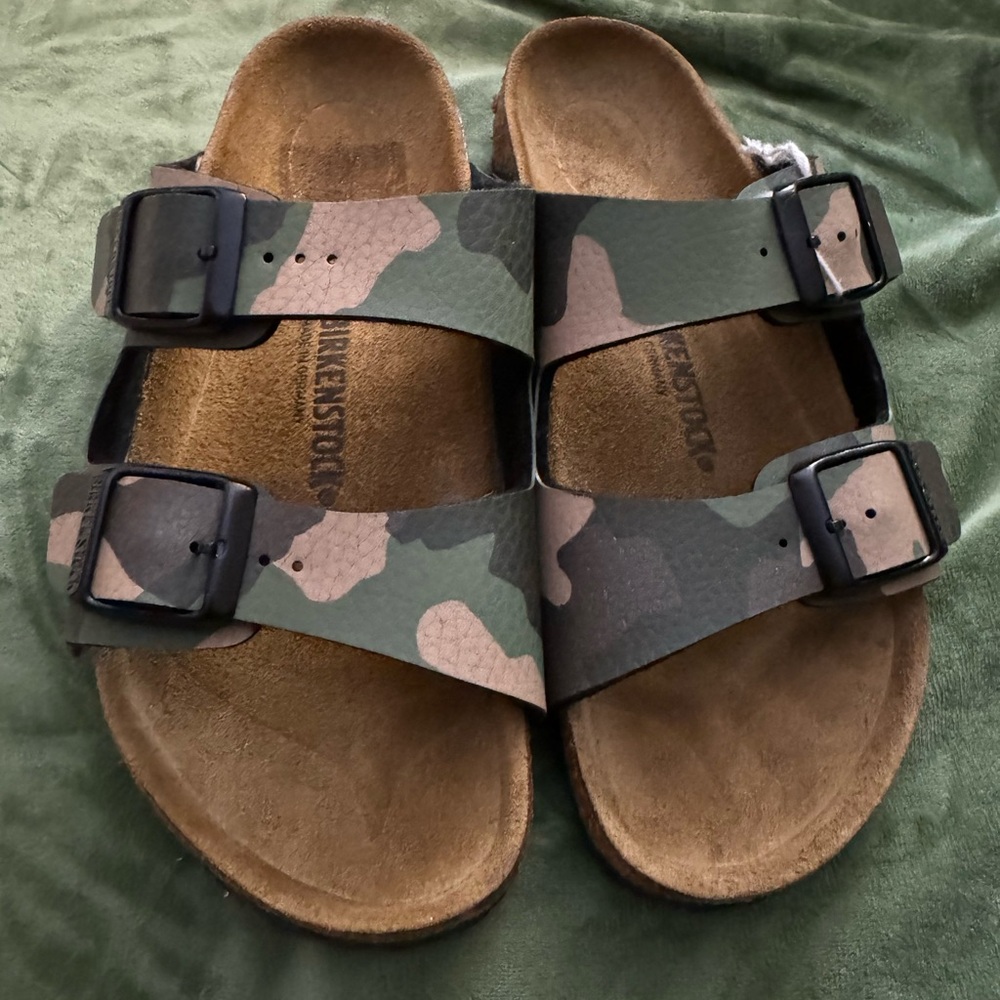 NWOT Birkenstock Little Kids' Arizona Camo 2-Strap Sandal - Picture 7 of 10